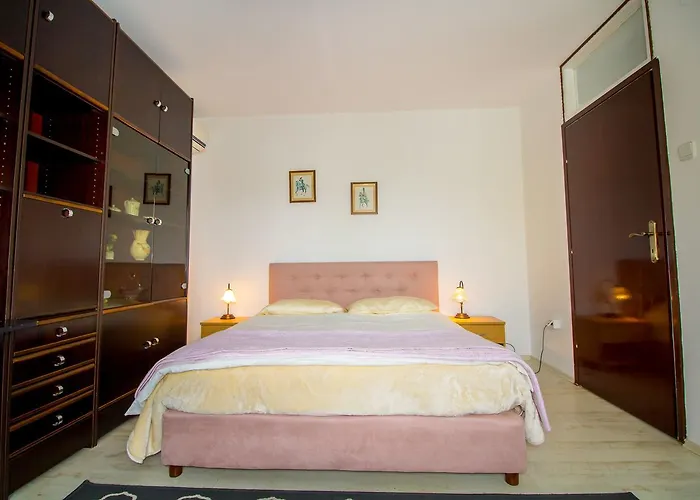 Lejlighed Pineta House Vidos *