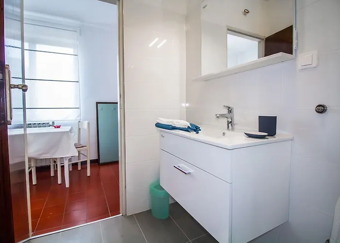Pineta House Vidos * Πόρετς