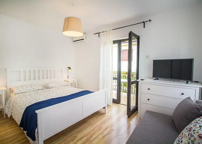 Pineta House Vidos * Πόρετς