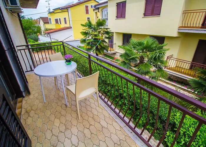 Апартаменти Pineta House Vidos