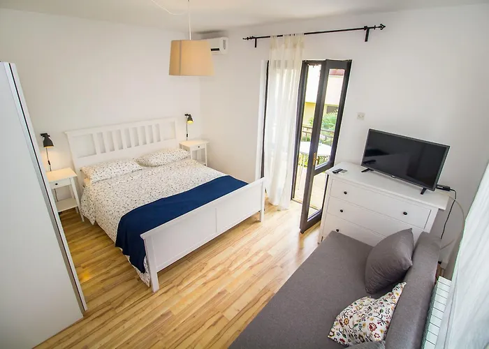 Апартаменти Pineta House Vidos *